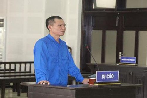 Dùng búa đánh vợ cũ và tình địch vì ghen
