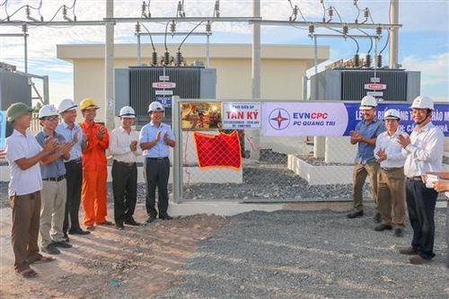 Công ty Điện lực Quảng Trị đóng điện Công trình chào mừng 30 năm lập lại tỉnh
