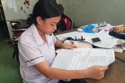 Giáo dục Tin tức giáo dục Nữ thí sinh và bộ đề thi đặc biệt