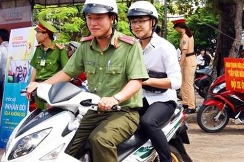 Công an tỉnh Cà Mau thành lập đội xe ôm tiếp sức mùa thi