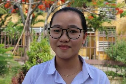 Trộm lấy tài sản của nữ sinh nhưng để lại thẻ dự thi