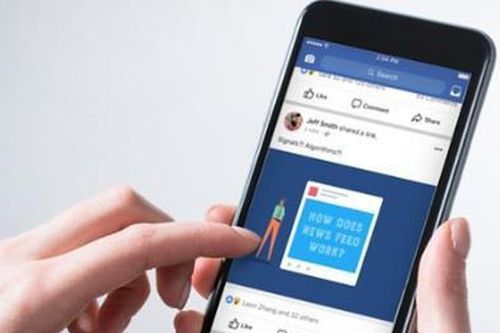 Nam sinh Phú Thọ chụp ảnh đề thi gửi qua Facebook nhờ bạn giải hộ