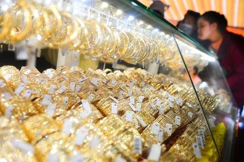 Giá vàng tăng mạnh, người dân thực lãi được bao nhiêu?