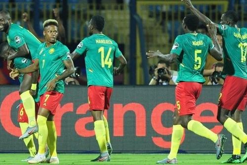 Đương kim vô địch Cameroon ra quân thuận lợi