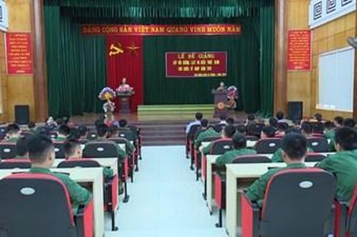 Tạo nguồn cán bộ, đảng viên cho các huyện biên giới