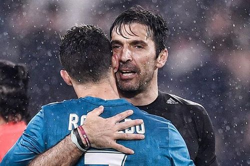 Buffon gây sốc khi trở lại khoác áo Juventus
