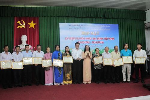 TP. Cần Thơ họp mặt kỷ niệm 18 năm ngày Gia đình Việt Nam