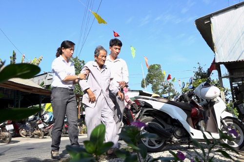 Giải quyết thủ tục hành chính lưu động tạo thuận lợi cho người dân