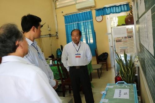 Trưởng Ban Chỉ đạo kỳ thi tiếp tục kiểm tra tại TX.Hồng Ngự và huyện Tân Hồng