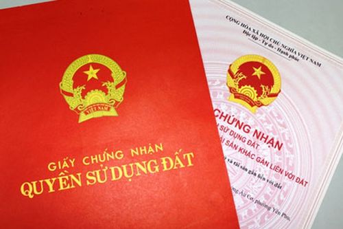 Phát hiện đối tượng mang sổ đỏ giả đi giao dịch