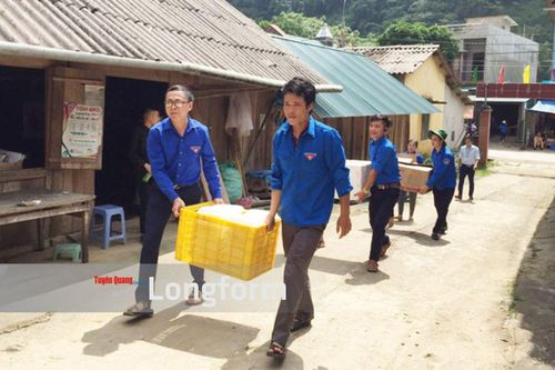 Đa dạng các hoạt động tình nguyện mùa thiNgày thi thứ nhất kỳ thi THPT quốc gia 2019: Nhiều thí sinh tự tin với bài làmĐề thi môn Ngữ văn: Khá khó nhưng hấp dẫnCần nhiều giải pháp thu gom, xử lý chất thải rắnHơn 7.900 thí sinh làm thủ tục dự thi THPT quốc