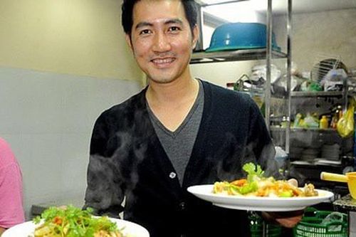 Ca sĩ đã đẹp trai, đa tài lại nấu ăn ngon, khiến chị em chạnh lòng