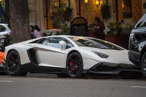 Thực hư Lamborghini Aventador bản giới hạn 100 chiếc xuất hiện tại VN