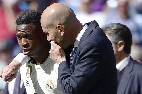Chuyển nhượng Real: Zidane đang đẩy Vinicius khỏi Bernabeu