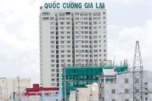 Hơn nửa gia sản trên sàn 'bốc hơi', công ty nhà Cường đôla lại bị 'tuýt còi'