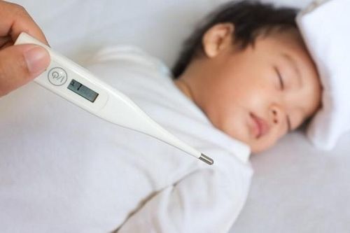 Mùa nắng nóng: Hãy tăng sức đề kháng cho trẻ
