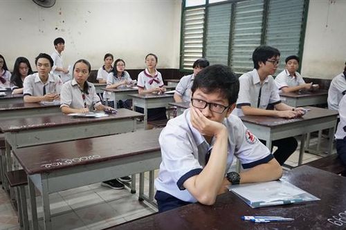 Sở GD&ĐT TP.HCM xin lỗi vì sự cố thiếu mã đề khiến thí sinh làm bài chậm