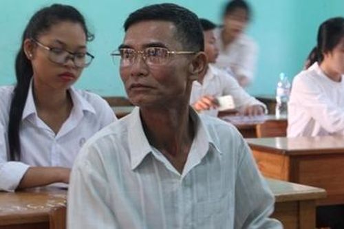 Điểm trường ở miền núi có nhiều thí sinh lớn tuổi dự thi THPT