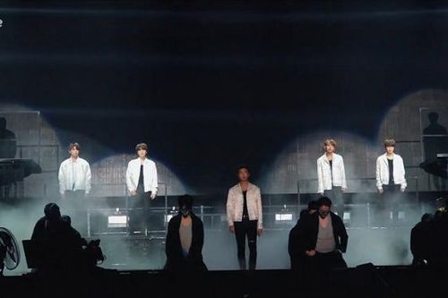 BTS 'tổng tấn công' trong MV mới 'Heartbeat' với câu chuyện huynh đệ xúc động