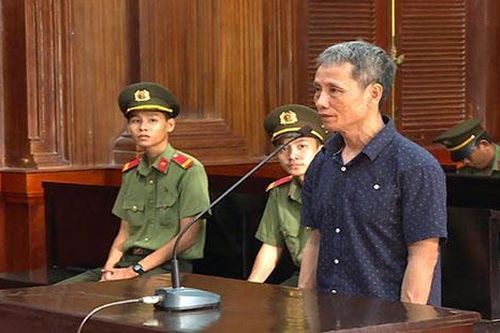 Đi tù vì phá rối an ninh