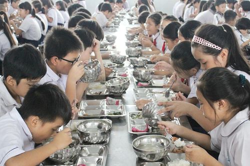 Ajinomoto góp phần cải thiện bữa ăn học đường tại Bình Dương