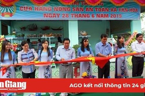 Khai trương cửa hàng nông sản an toàn tại Phú Tân
