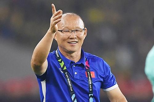Ông Park chưa vội, có phải vì lương?