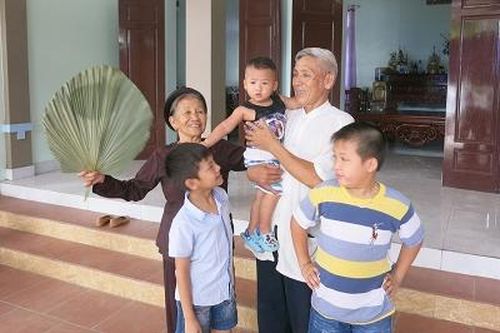 Trên mẫu mực, dưới thảo hiền