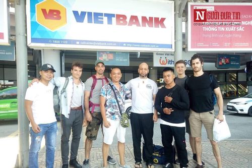 Flores trở lại Hà Nội, chờ đấu cao thủ Việt Nam?