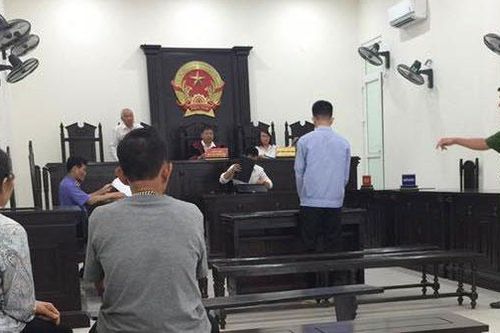 8 năm tù cho nam sinh nhiều lần làm 'chuyện người lớn' với bé gái 12 tuổi