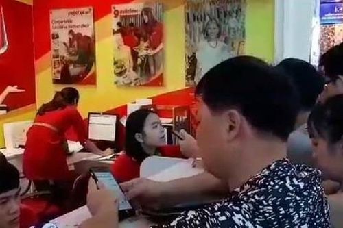 Vietjet Air tiếp tục delay nhiều tiếng đồng hồ khiến hành khách bức xúc