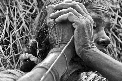 Hai mẹ con bị chém chết vì nỗi sợ phù thủy ở Ấn Độ