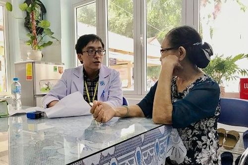Quảng Ngãi: Khám bệnh, cấp thuốc điều trị miễn phí cho nhân dân