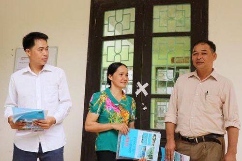 Những thí sinh cao tuổi vùng biên: Đi thi THPT quốc gia để làm gương cho con cháu