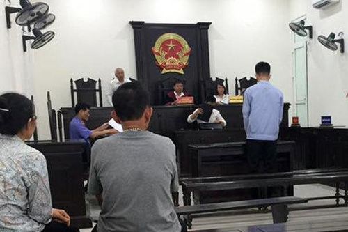 Yêu mù quáng bé gái 12 tuổi, nam sinh Phú Thọ ngồi tù 8 năm