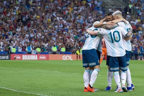 Argentina vào bán kết, vì Messi thành 'người thừa'
