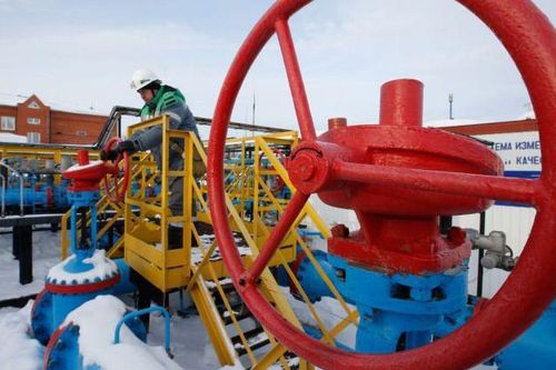 Giá dầu tăng 9% trong tháng 6