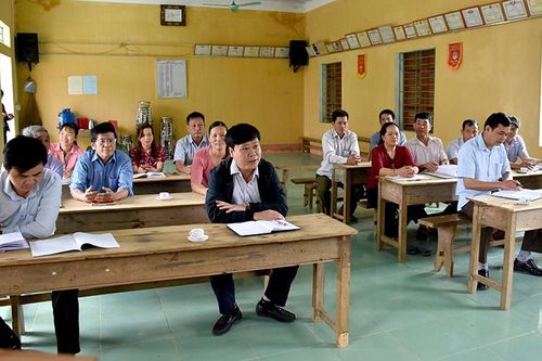 Cấp ủy cấp trên dự sinh hoạt chi bộ khu dân cư: Gần dân, sát dân hơn