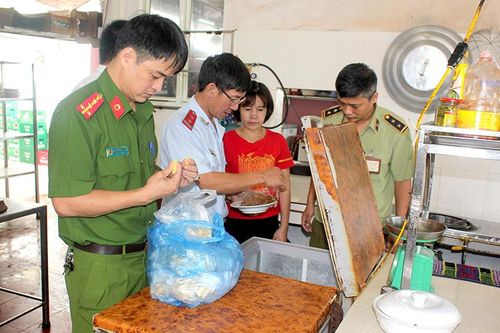 Cẩn trọng với ngộ độc thực phẩm