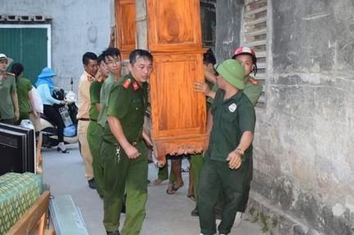 Cháy rừng uy hiếp 2 cây xăng và 80 hộ dân