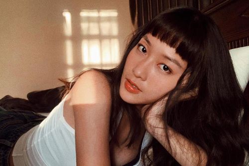 Hot girl Khả Ngân: 'Ai động đến gia đình, nhất định tôi không để yên'