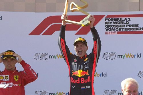 Verstappen 'nổi loạn' trong ngày buồn của Hamilton