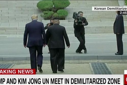 Bước chân lịch sử ở DMZ của hai nhà lãnh đạo Mỹ và Triều Tiên