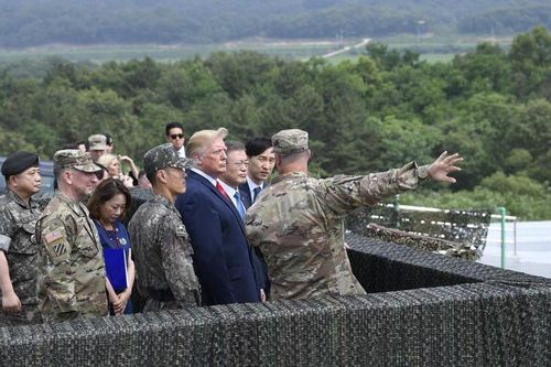 Ông Trump tới biên giới Hàn-Triều để gặp ông Kim Jong Un