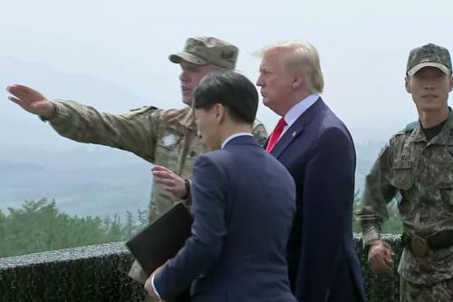 Tổng thống Mỹ tới Khu phi quân sự (DMZ), chuẩn bị gặp Chủ tịch Triều Tiên Kim Jong-un