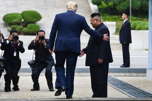 Ngoại giao kịch tính và 20 bước đi 'huyền thoại' của TT Trump