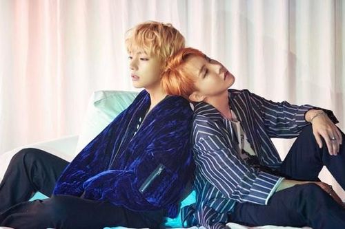 ARMY tung bằng chứng Big Hit đối xử bất công với V và J-Hope