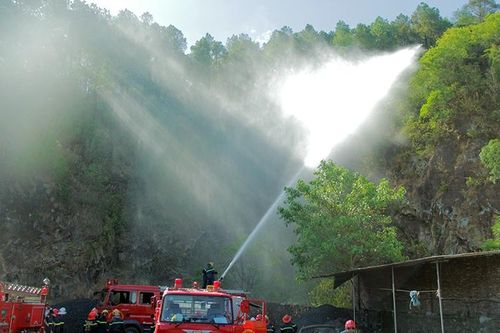 Căng mình dập lửa, cứu rừng