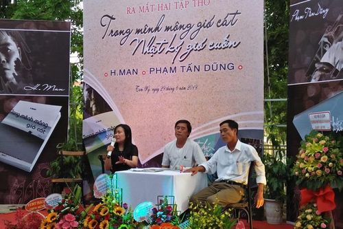 Ra mắt 2 tập thơ của H. Man và Phạm Tấn Dũng