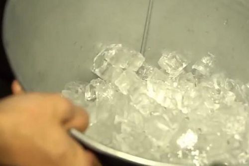Đá viên nguồn gốc có sạch để giải khát
